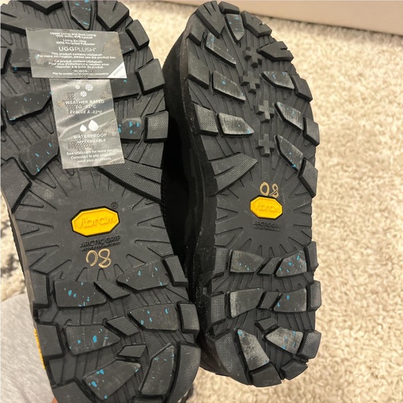 UGG Boots - Picture 8 of 8